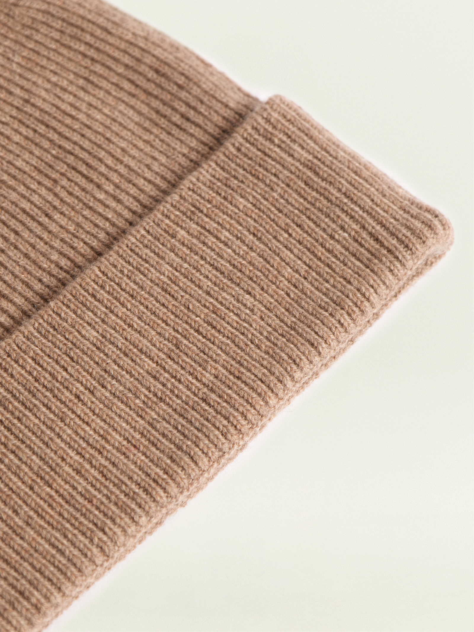 Шапка из шерсти и кашемира